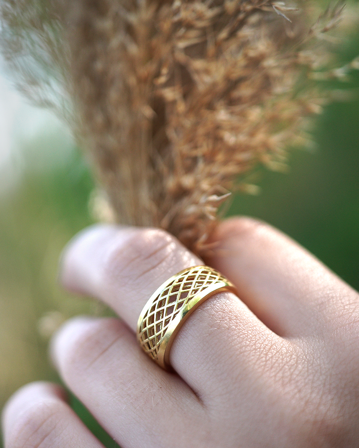 Elegant and Refined Accessory - 14k Yellow Gold Ring
